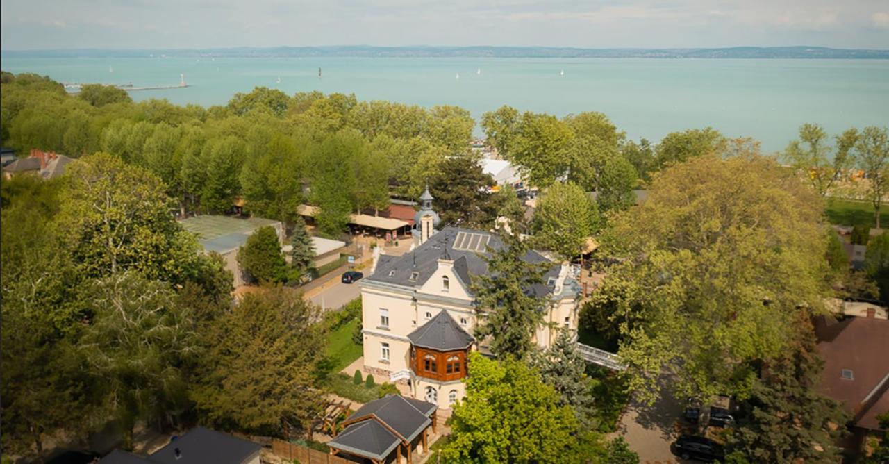 Avilla Thanhoffer Siofok Exterior photo